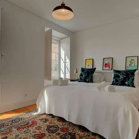 Apartment Tracey & Neill's Place In Principe Real Lisbon