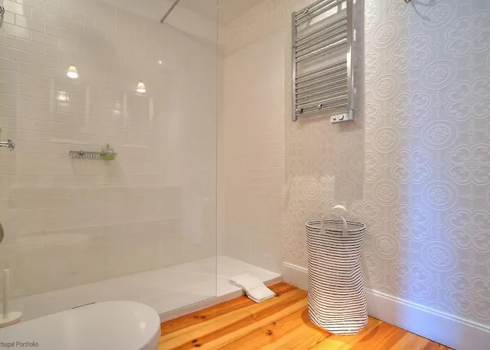 Tracey & Neill's Place In Principe Real Lisbon