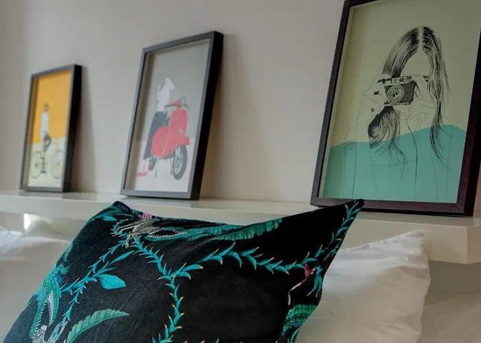 Tracey & Neill's Place In Principe Real Lisbon