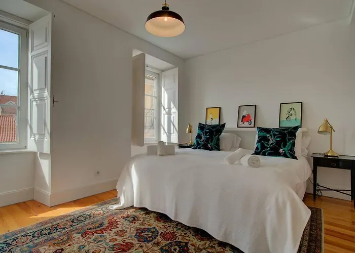 Apartment Tracey & Neill's Place In Principe Real Lisbon