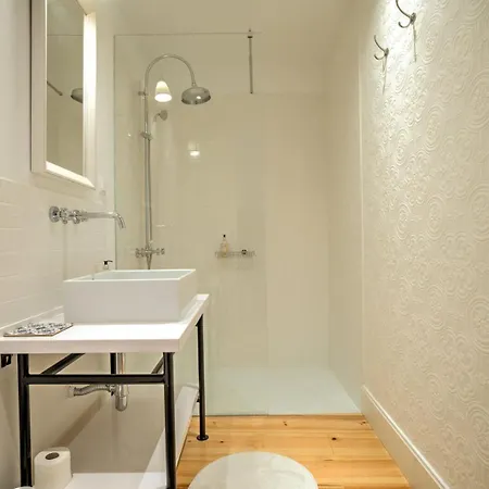 Tracey & Neill's Place In Principe Real