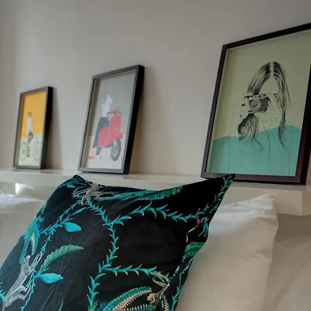 Tracey & Neill's Place In Principe Real Lisboa